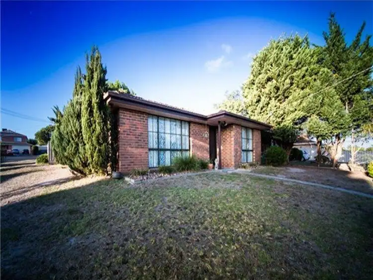 18 Plateau Crescent, Hampton Park VIC 3976