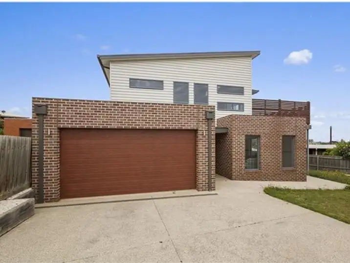 Main view of Homely house listing, 2/5 Peels Court, Portarlington VIC 3223