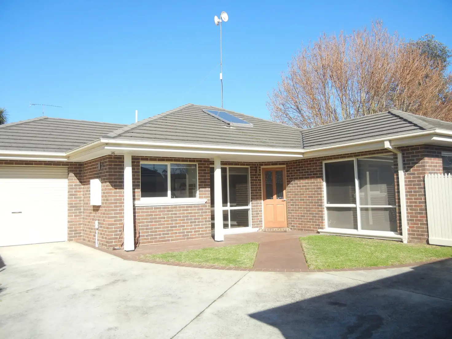 Main view of Homely townhouse listing, 27 Alexander Street, Warragul VIC 3820