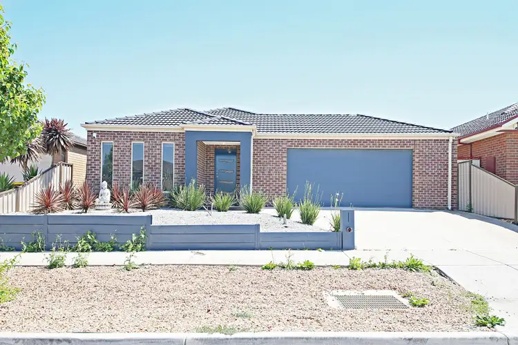 12 Peartree Grove, Burnside VIC 3023