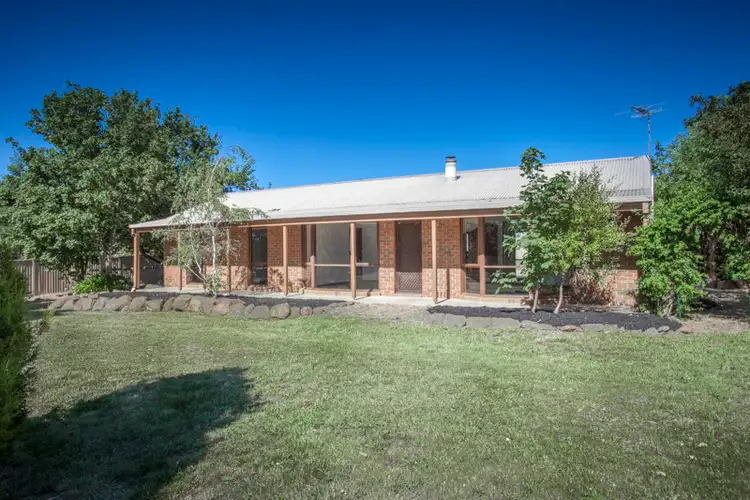 34 Metcalfe Drive, Romsey VIC 3434