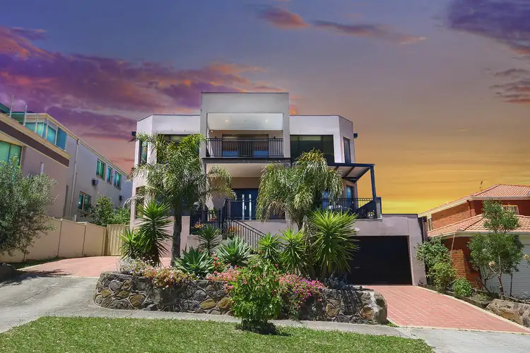 12 GAUSSBERG WALK, Roxburgh Park VIC 3064