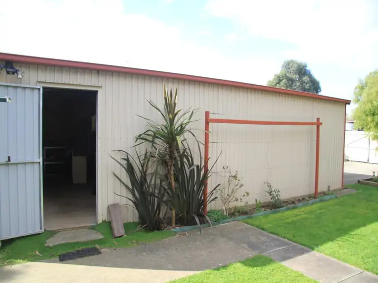 Sixth view of Homely house listing, 2 Burdikin Avenue, Mount Gambier SA 5290