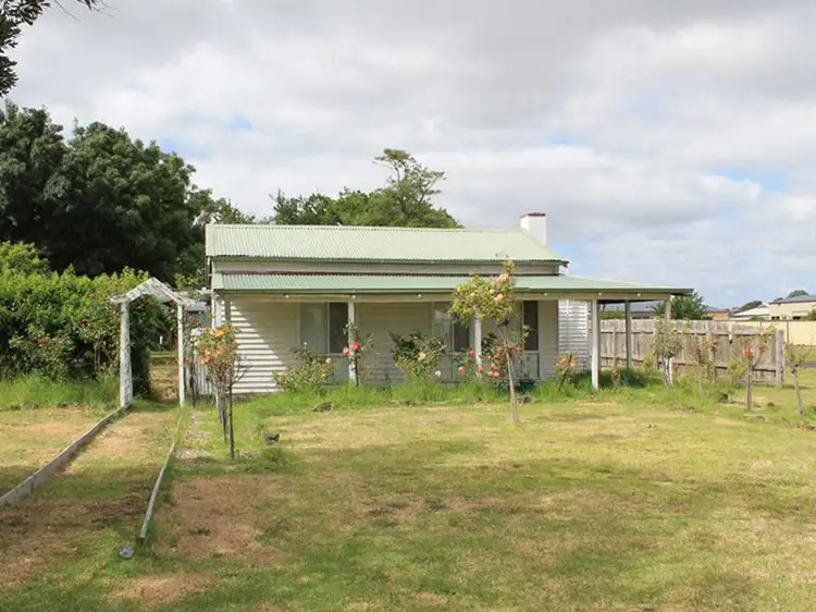 43 Darling Street, Heywood VIC 3304