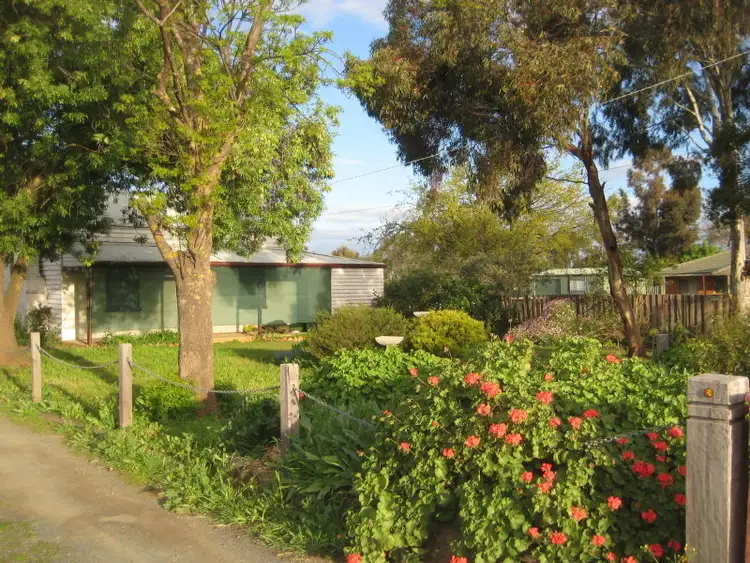 17 Baynes street, Rochester VIC 3561