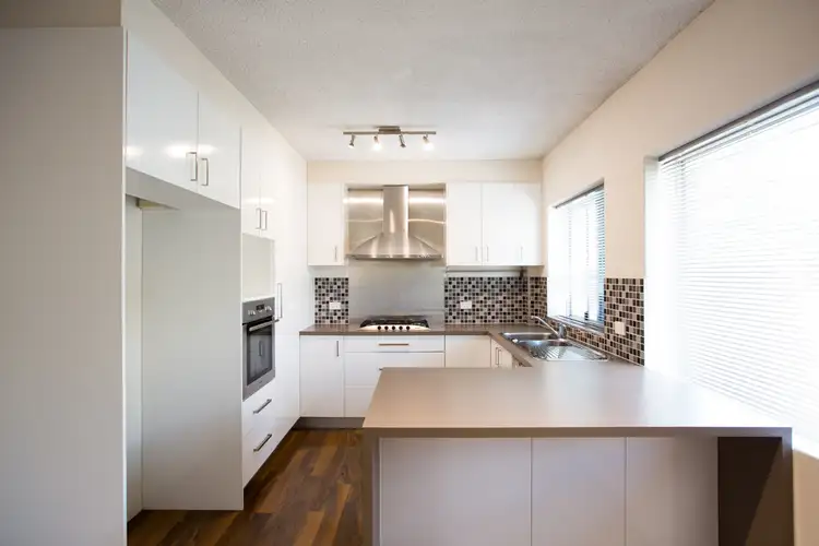 2/60 Sisley Street, St Lucia QLD 4067