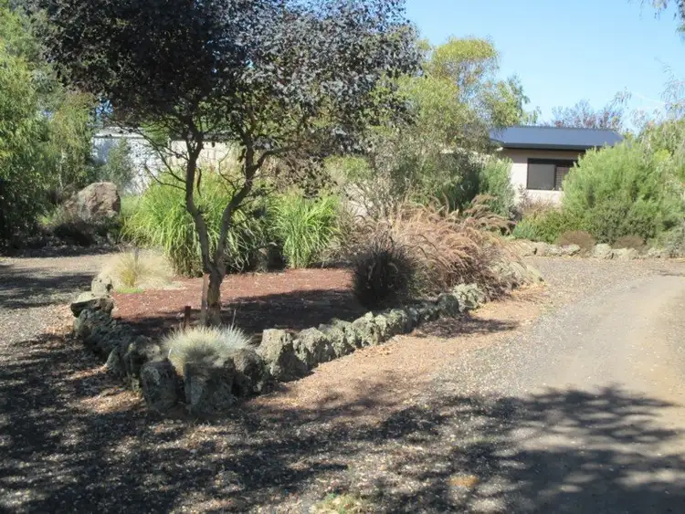 8022 Port Fairy Road, Hamilton VIC 3300