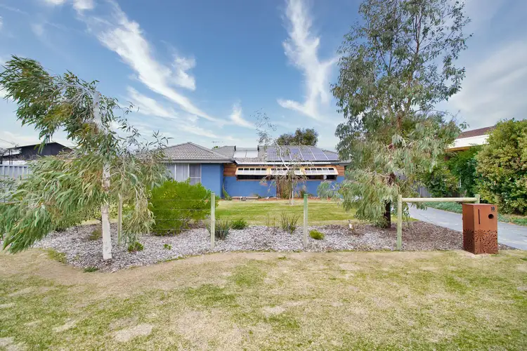 11 Seagate Street, Safety Bay WA 6169
