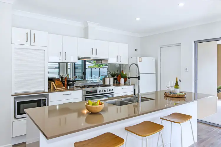 7 Swift Place, Peregian Springs QLD 4573