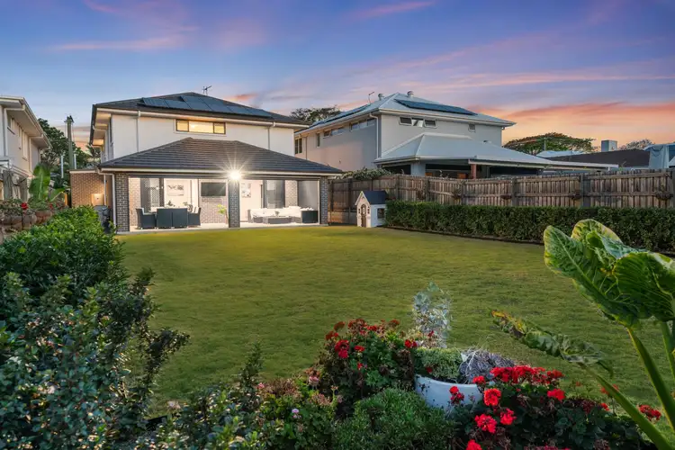 16 Rose Street, Ormiston QLD 4160