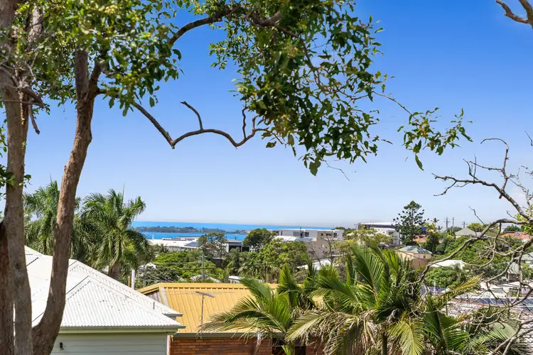 61 Gordon Parade, Manly QLD 4179