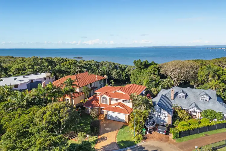8 Waverley Court, Ormiston QLD 4160