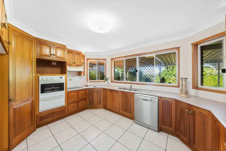 Sixth view of Homely house listing, 8 Waverley Court, Ormiston QLD 4160