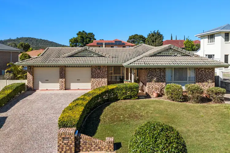63 Holborn Crescent, Carindale QLD 4152