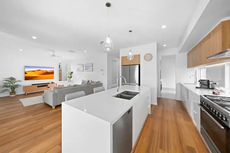 Fourth view of Homely house listing, 2 Radiance Crescent, Thornlands QLD 4164