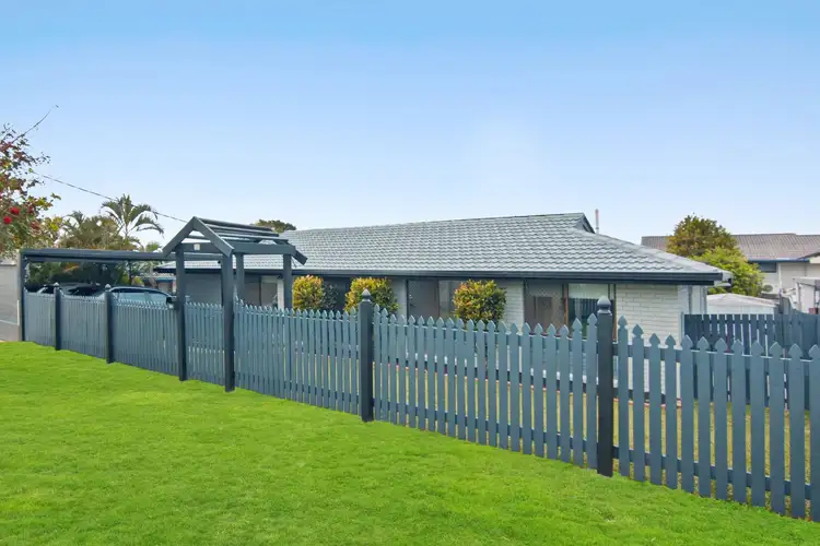17 Lark Street, Birkdale QLD 4159
