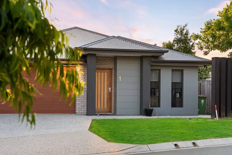 1 Waterhousia Crescent, Birkdale QLD 4159