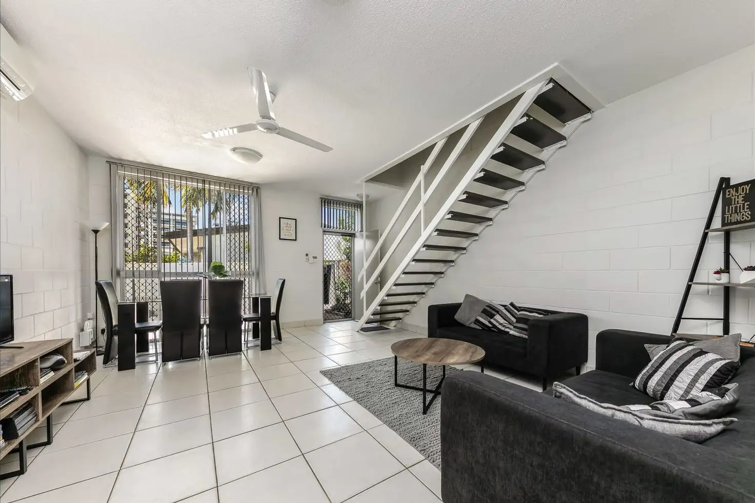 Main view of Homely unit listing, 18/94 Woods Street, Darwin City NT 800
