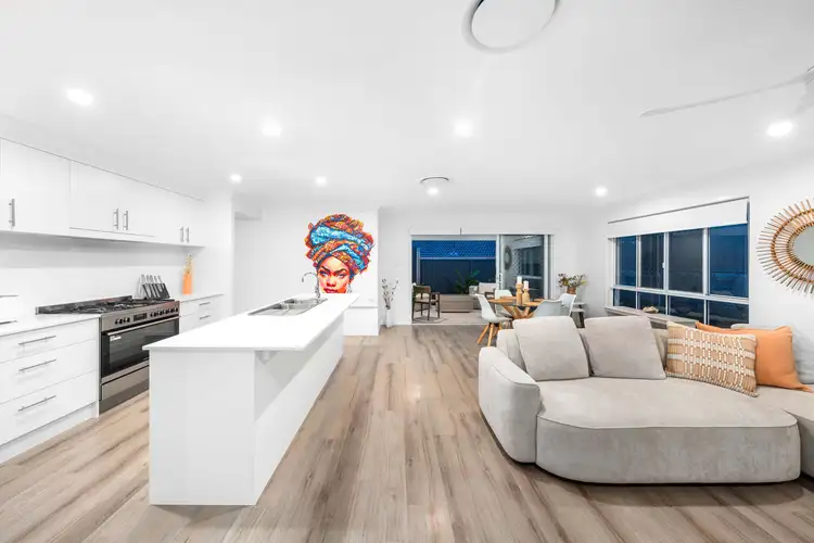 8 Corymbia Court, Birkdale QLD 4159
