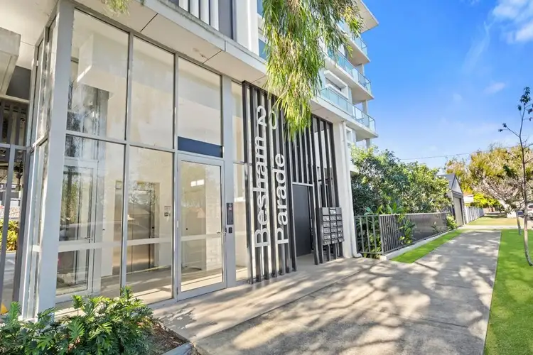 Main view of Homely unit listing, 10/20 Besham Parade, Wynnum QLD 4178