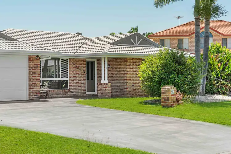 8 Vicki Place, Victoria Point QLD 4165