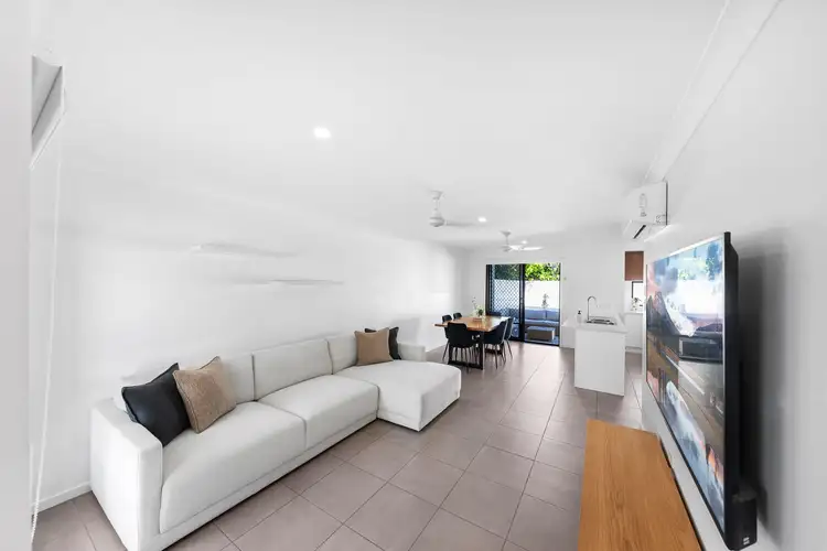 Second view of Homely townhouse listing, 2/40 Highgrove Street, Thornlands QLD 4164