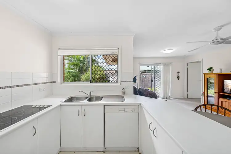 Sixth view of Homely unit listing, Unit 2/3 Yarrow Court, Cleveland QLD 4163