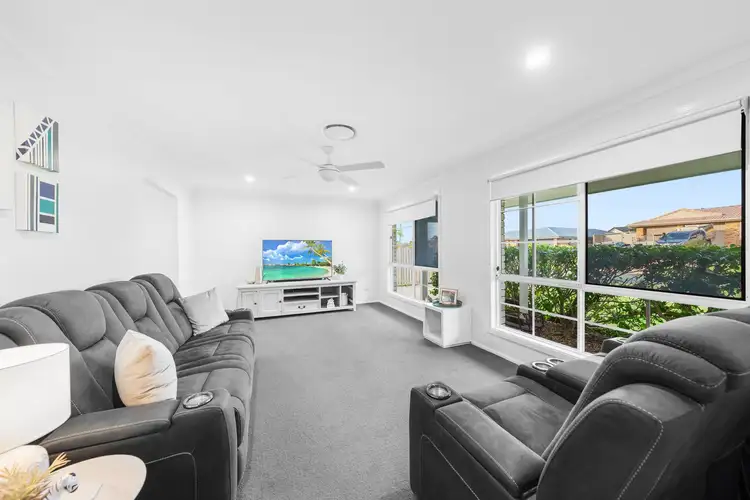 Second view of Homely house listing, 4 Burgundy Crescent, Thornlands QLD 4164