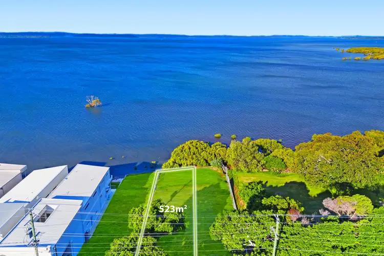 95 Shore Street Street North, Cleveland QLD 4163