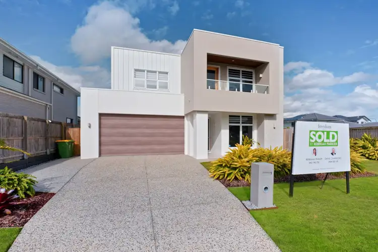 1 Livistona Street, Redland Bay QLD 4165