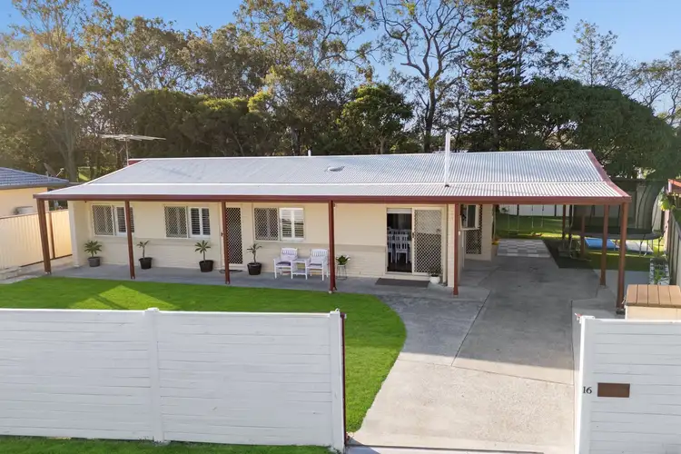 16 Chestnut Crescent, Victoria Point QLD 4165