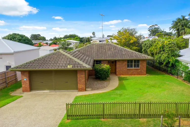 43 Coreen Street, Wynnum QLD 4178