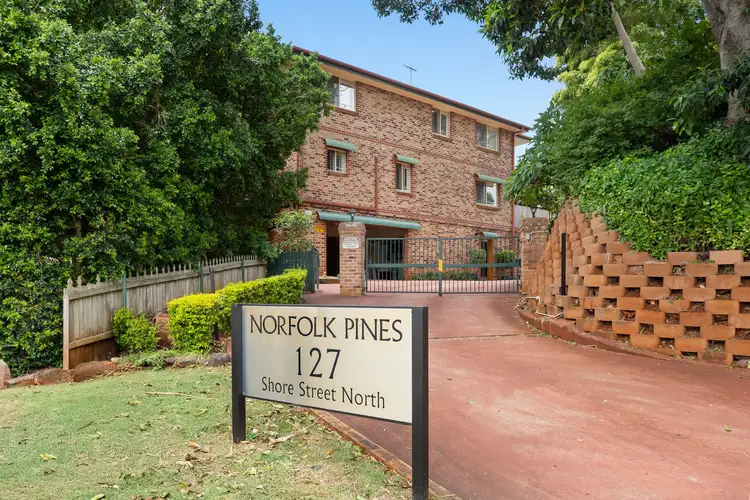 127 Shore Street North