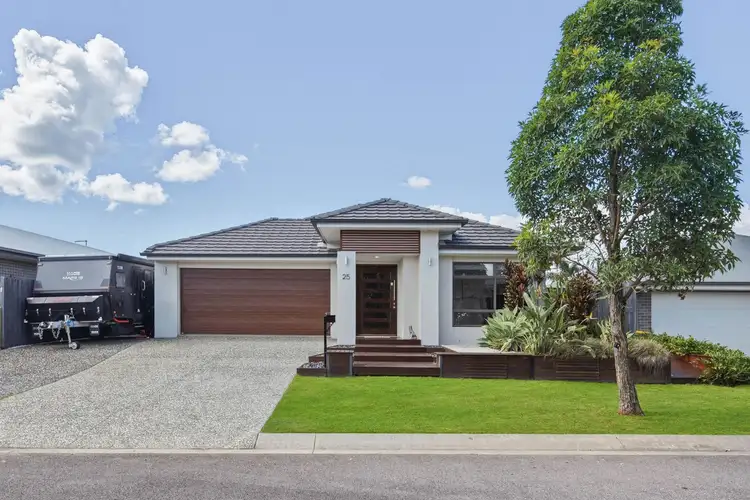 25 Leven Street