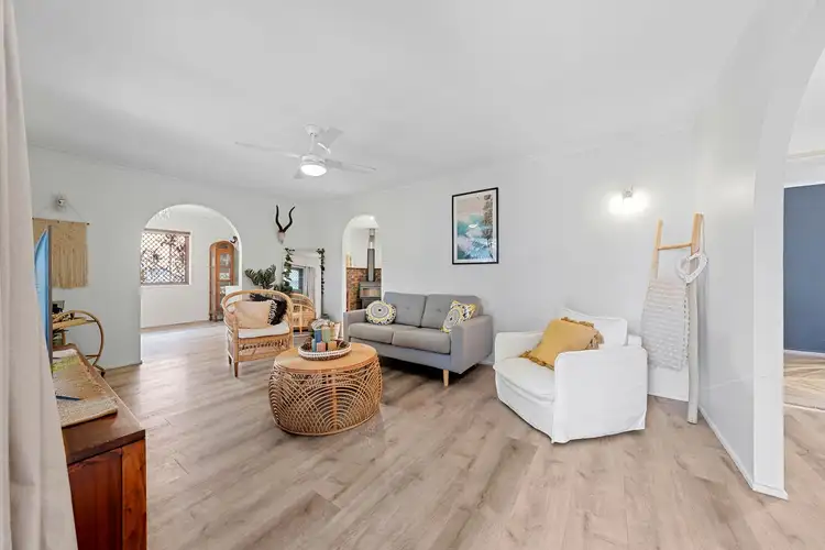 4 Elizabeth Drive