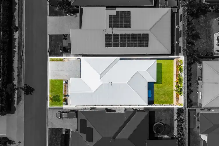 27 Lathro Way