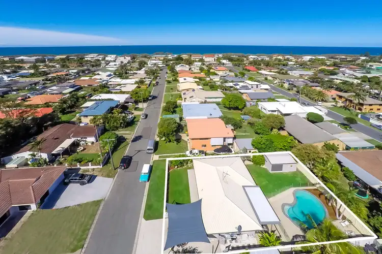 16 Curbarra Street, Buddina QLD 4575