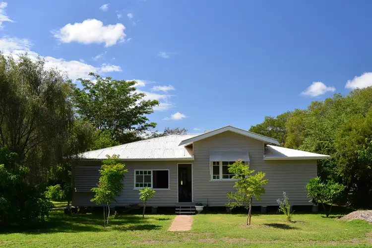 98-100 The Boulevard, Theodore QLD 4719