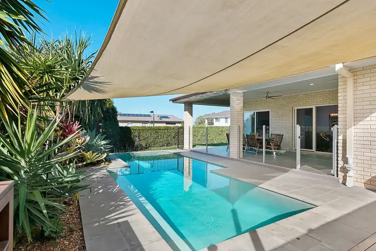 10 Magnetic Place, Redland Bay QLD 4165