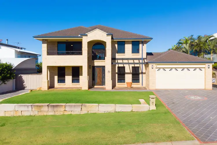 15 Haslingden Drive, Redland Bay QLD 4165
