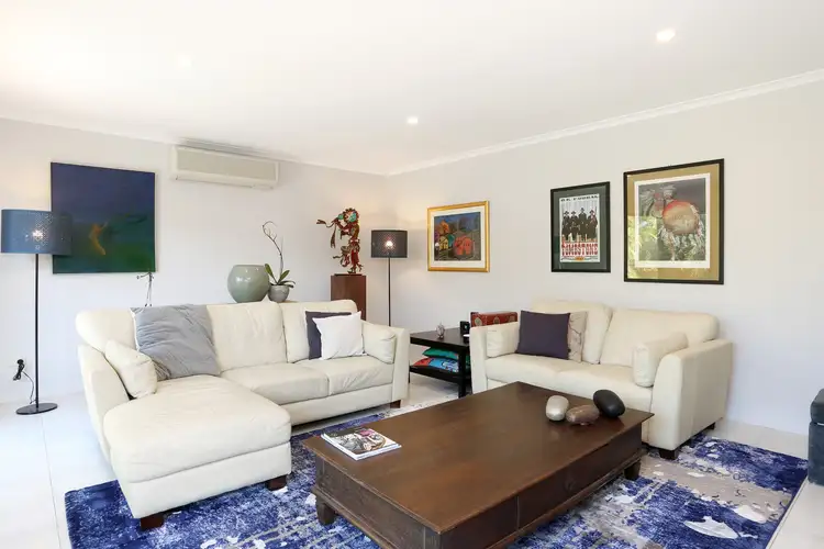 8 Warenda Close, Middle Park QLD 4074