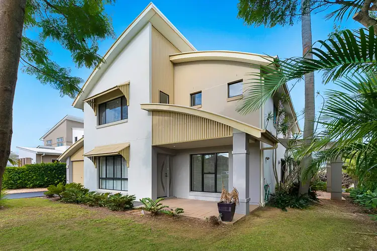 2 Haslingden Drive, Redland Bay QLD 4165