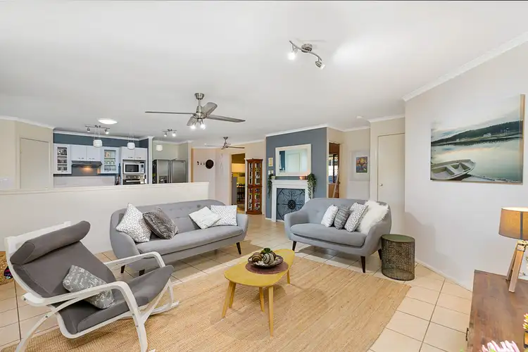 7 Spinnaker Circuit, Redland Bay QLD 4165