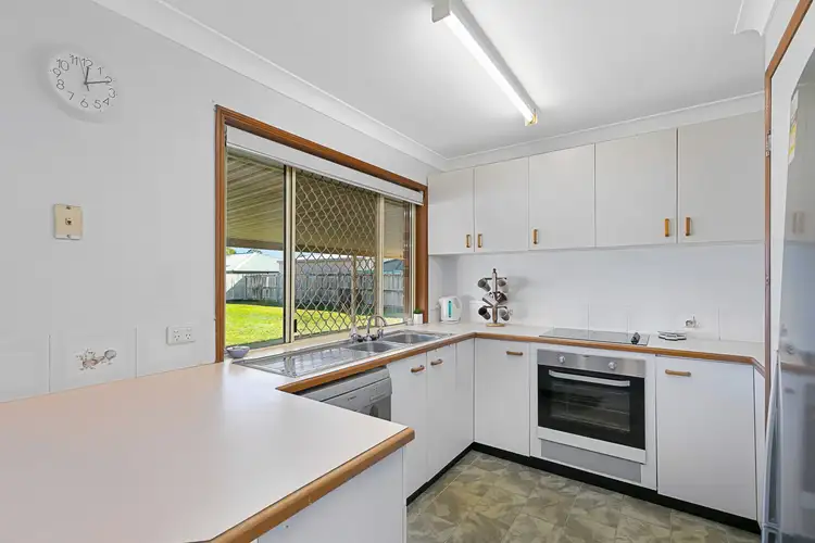 Second view of Homely house listing, 4 Madelin Court, Thorneside QLD 4158