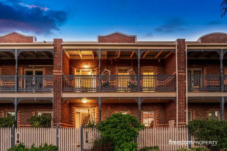 100 Paterson Drive, Lynbrook VIC 3975