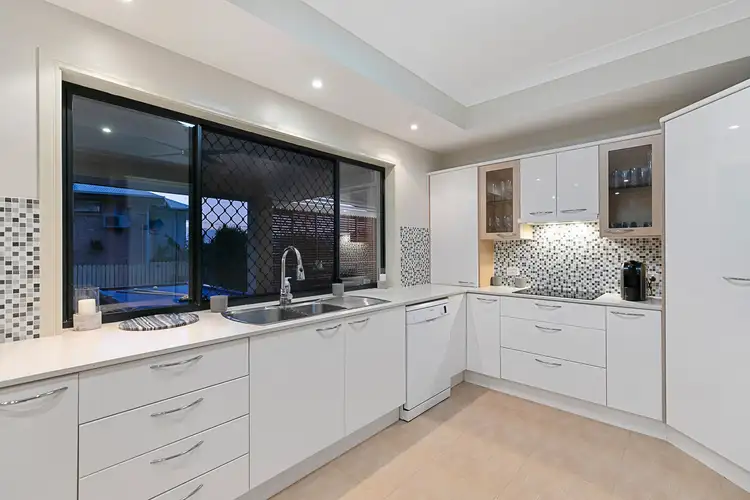 9 Orpheus Place, Redland Bay QLD 4165