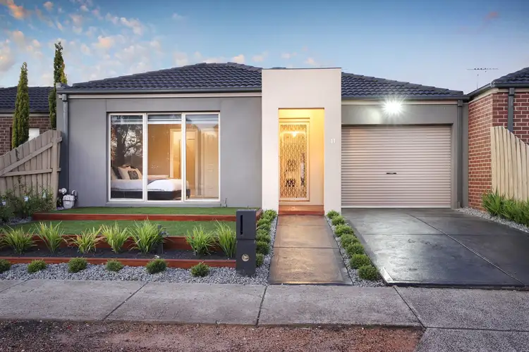 11 Lucas Terrace, Taylors Hill VIC 3037