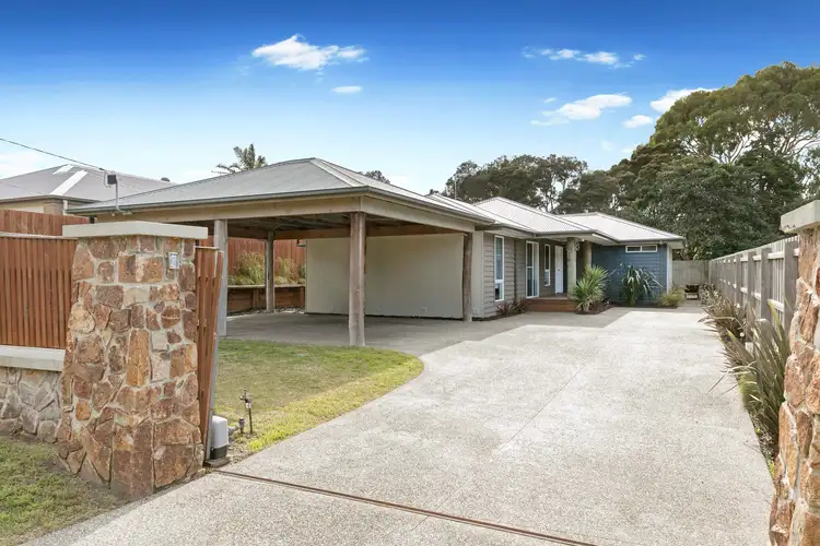 8 Owarra Street, Rye VIC 3941