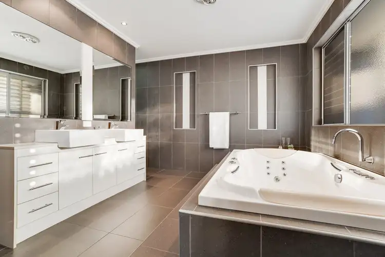 Sixth view of Homely house listing, 2 Bay Crest Place, Thornlands QLD 4164