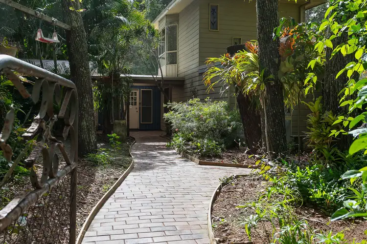 18 Shirley Street, Coochiemudlo Island QLD 4184